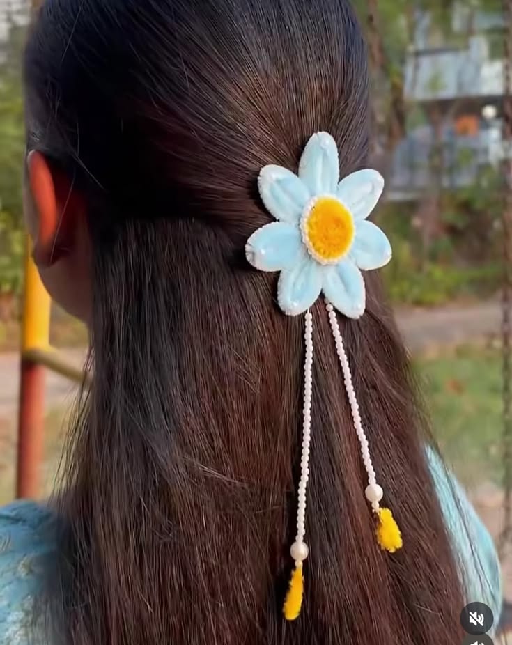 Chenille- Daisy Hair Clip