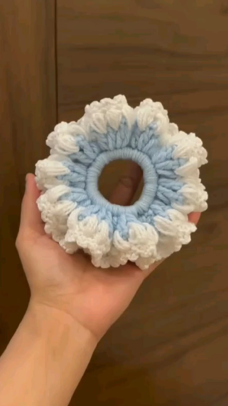 Crochet- Blue/White Scrunchies