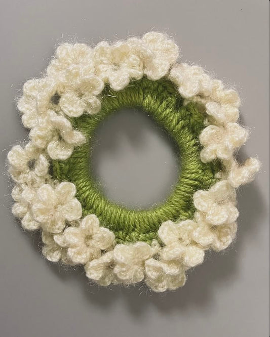 Crochet- Green/White Scrunchies
